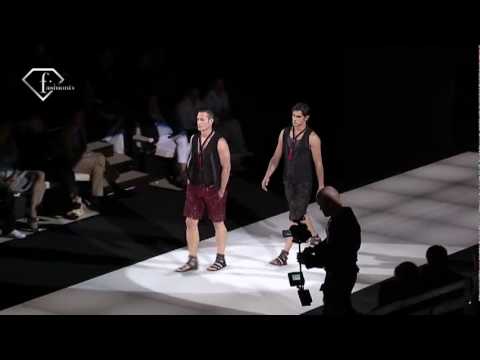 fashiontv | FTV.com - EMPORIO ARMANI - MEN S/S 2010 MILAN
