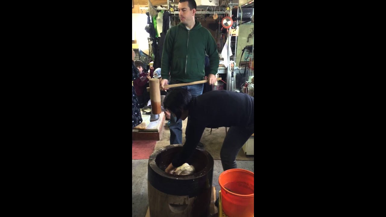 アメリカから兄妹親族の餅つき