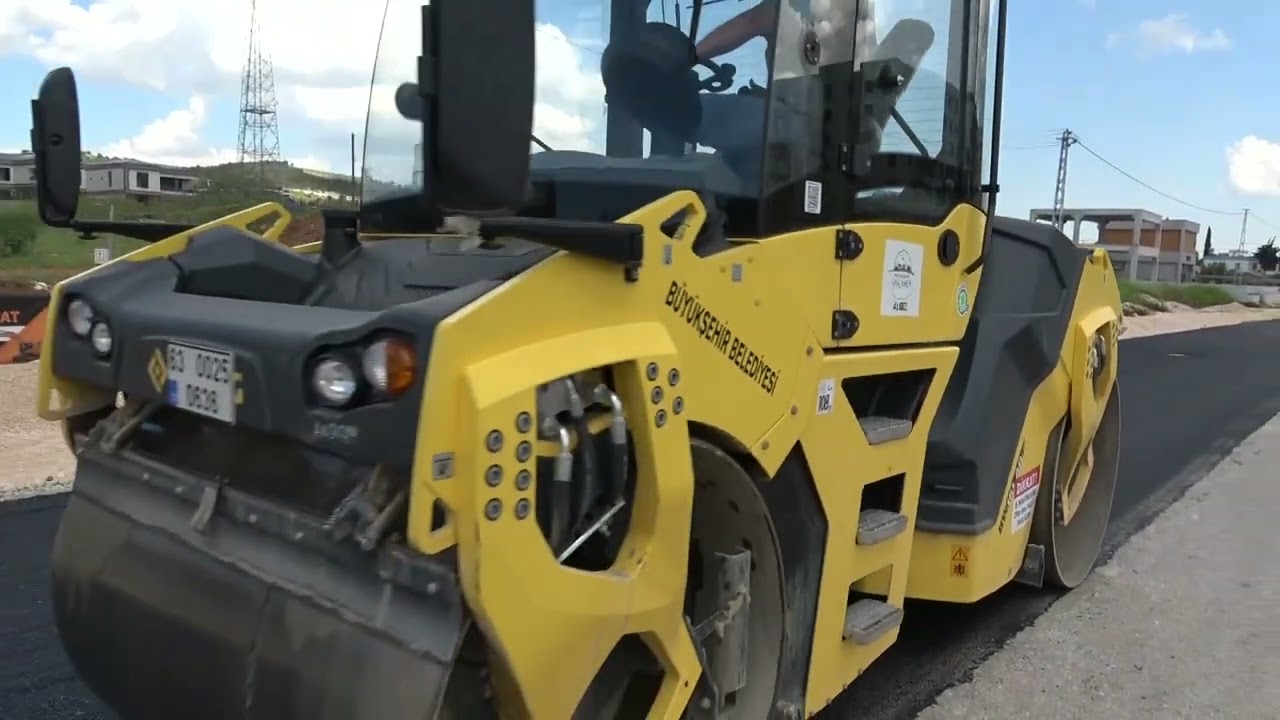 BÜYÜKŞEHİR, BULUNTU HOCA BULVARI’NDA ASFALT ATAĞINI SÜRDÜRÜYOR