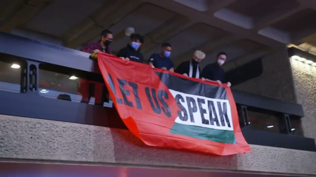 Cutting the Tightrope: The Divorce of Politics from Art