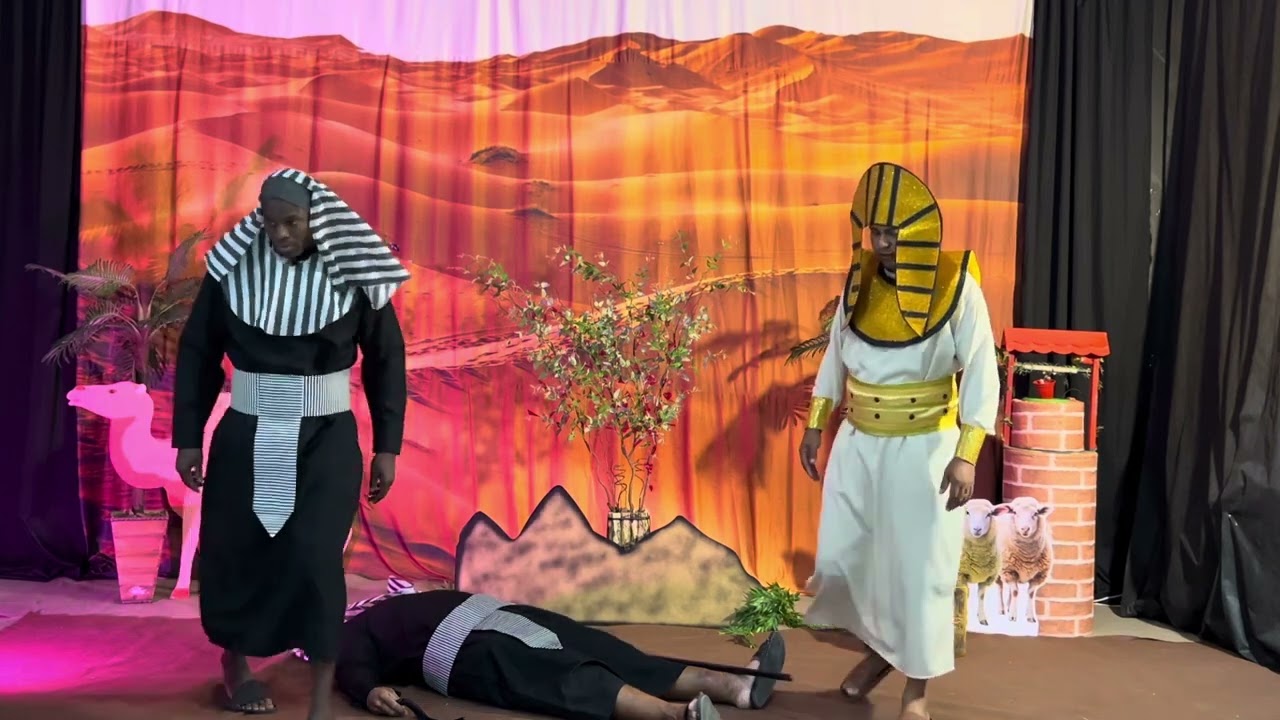 TEATRO LIÇÃO 17- Deus fala com Moisés na sarça ardente.