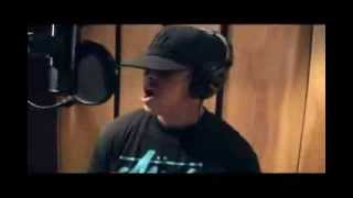 Daddy Yankee Le Tira A Porta Video Official