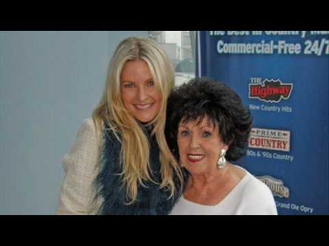 Wanda Jackson Talks Elizabeth Cook About Jack White // SiriusXM // Outlaw Country