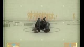 MGS4 - Quickly change your aim for throwing weapons with R3