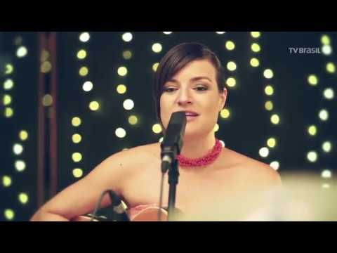 'Olá, Brasil' apresenta a cantora paranaense Thaïs Morell