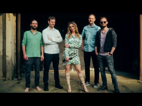Sophia Verena feat. The Elevators - Weg (Acoustic Version) | Official Music Video