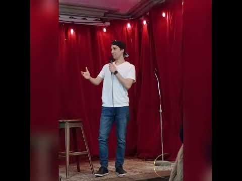 Full set at the Grad Club