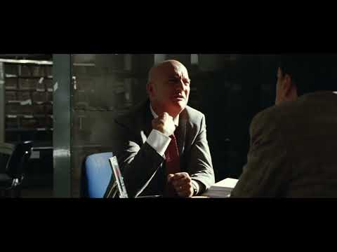 Benvenuti al nord: Alberto smaschera il collega furbacchione e finto cieco!!!