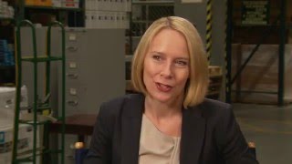 The Office | Classy Christmas | Amy Ryan Interview