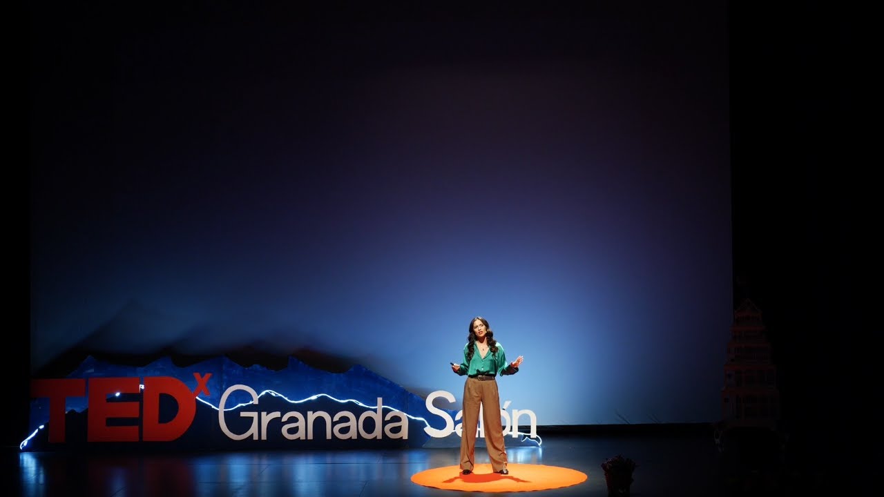 Una infancia con violencia es simple supervivencia | Patricia Fernandez Montero | TEDxGranadaSalon