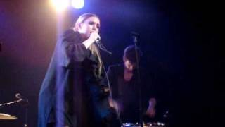 &quot;Let It Fall&quot; Lykke Li