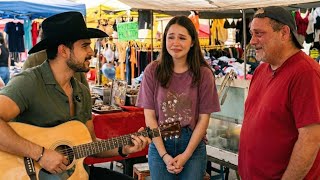 Joven hermosa se rompe en llanto al escuchar el corrido que le regalo a su padre desaparecido