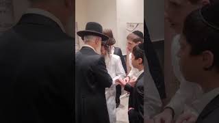 הרב אלימלך בידרמן והרב זמיר כהן (הרב יוסף צבי בן פורת) - התמונה מוצגת ישירות מתוך אתר האינטרנט יוטיוב. זכויות היוצרים בתמונה שייכות ליוצרה. קישור קרדיט למקור התוכן נמצא בתוך דף הסרטון הרב אלימלך בידרמן והרב זמיר כהן (הרב יוסף צבי בן פורת) - התמונה מוצגת ישירות מתוך אתר האינטרנט יוטיוב. זכויות היוצרים בתמונה שייכות ליוצרה. קישור קרדיט למקור התוכן נמצא בתוך דף הסרטון