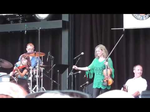 Natalie MacMaster, Donnell Leahy and Family at Milwaukee Irishfest 2018