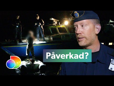 Havets hjältar | Sjöpolisen är nära på att köra på gummibåt utan belysning