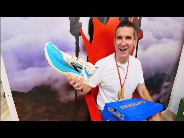 Vídeo relacionado con stampats Cojín con Relleno ya Tenemos Otro Rayista más en la Familia Vallecano fútbol - Blanco, 35 x 35 cm