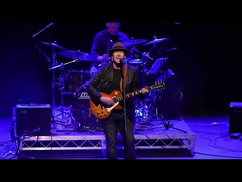 Six String Blues – A Tribute To Blues Guitar