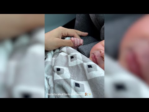 Ana Peleteiro recibe el alta tras dar a luz a su pequeña Lúa