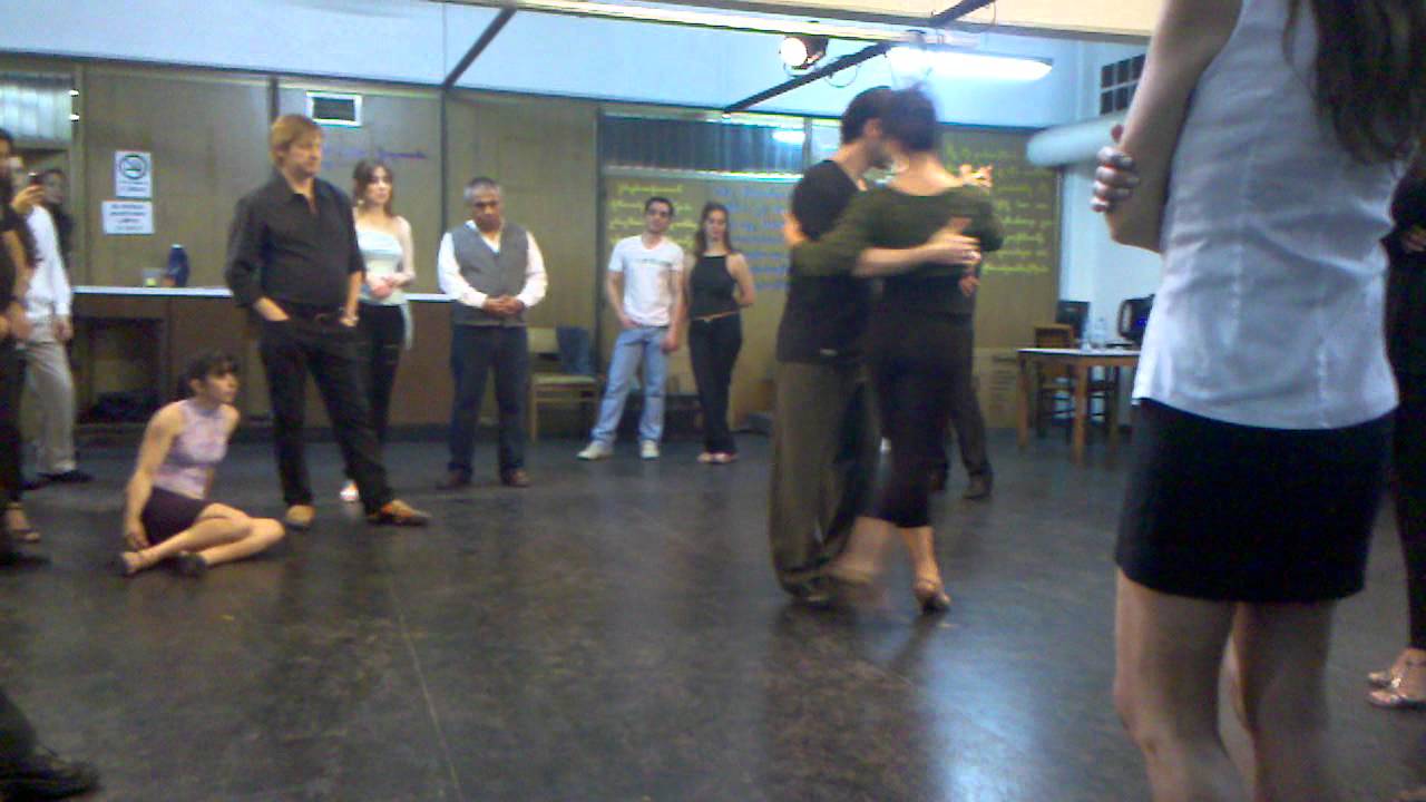 Mariela Pandelo y Marcelo La Valle, clase de tango en La Viruta (15-10-2011)