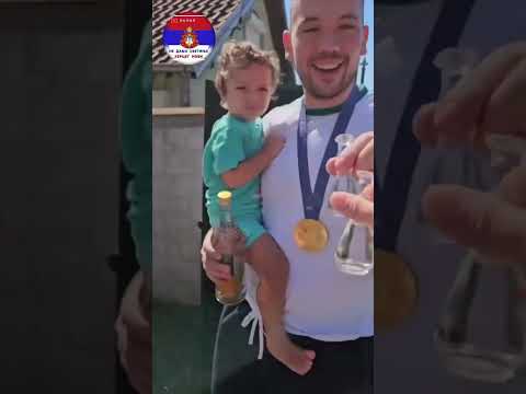 Дочек Ватерполиста Душана Мандића у Тивту родној кући свака част мајсторе 🇷🇸💪🏻🇷🇸💪🏻 хвала на Злато