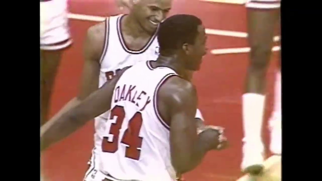Charles Oakley's "3-Point" Buzzer-Beater vs. Pistons