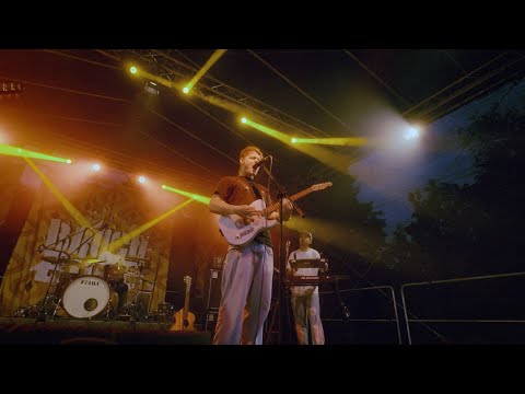 BRUCHBUDE - Ich glaub nicht an die Liebe (Official Video)