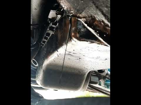 Caterpillar C7 engine major oil leak