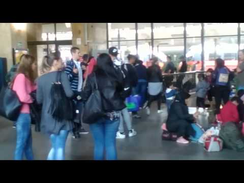 Menekültek a győri vasútállomáson