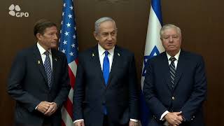 ראש הממשלה נתניהו במפגש עם משלחת סנאטורים אמריקניים דו-מפלגתית בראשות הסנאטור לינדזי גרהאם (עדכוני משרד ראש הממשלה) - התמונה מוצגת ישירות מתוך אתר האינטרנט יוטיוב. זכויות היוצרים בתמונה שייכות ליוצרה. קישור קרדיט למקור התוכן נמצא בתוך דף הסרטון