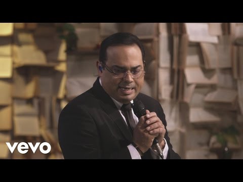Videoclip de Necesito un Bolero (En Vivo) — Gilberto Santa Rosa