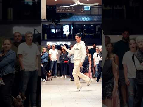 I had a whole crowd watching 😳😅