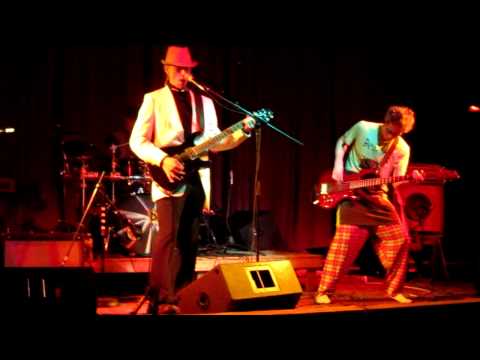 Spoon Fight at BMS Mardi Gras III