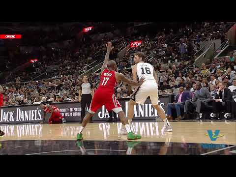 Pau Gasol with the hook shot