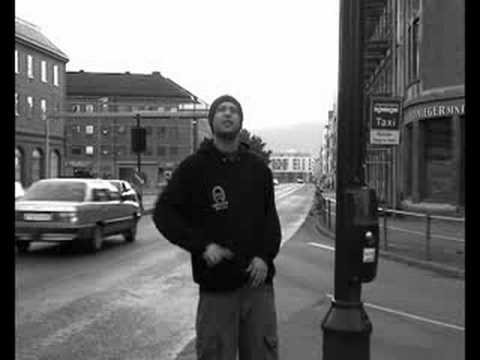 Gods (Gode Ord Dør Sist) - Kua