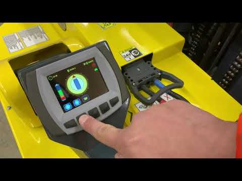 COMBILIFT WR4 Vierwege-Deichselstapler in der Holzindustrie