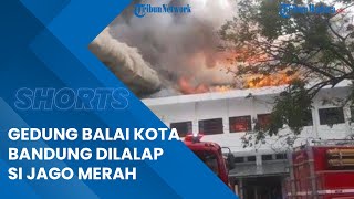 Gedung Balai Kota Bandung Terbakar Hebat, Para Pegawai yang Berdinas Tampak Berhamburan Keluar