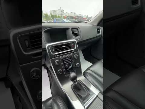 фото volvo v60 i 0