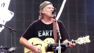 Neil Young &amp; Crazy Horse Hyde Park 2014 &#39;Days That Used To Be&#39;