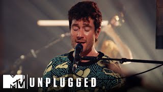 Kadr z teledysku Pompeii (MTV Unplugged) tekst piosenki Bastille
