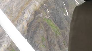 preview picture of video 'Alaska 20120708 17 Flightseeing Kennecott mines remnants'