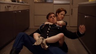 Ellie Kemper bodyscissors