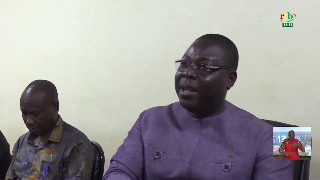 La délégation spéciale consulaire CCI-BF échange avec les commerçants du grand marché de Ouagadougou