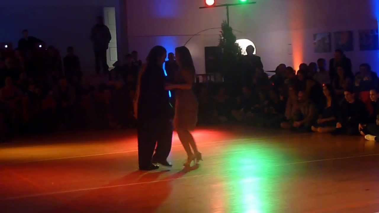 CHICHO FRUMBOLI E JOANA SEPÚLVEDA, NA MILONGA "ALL ABOARD" - IV