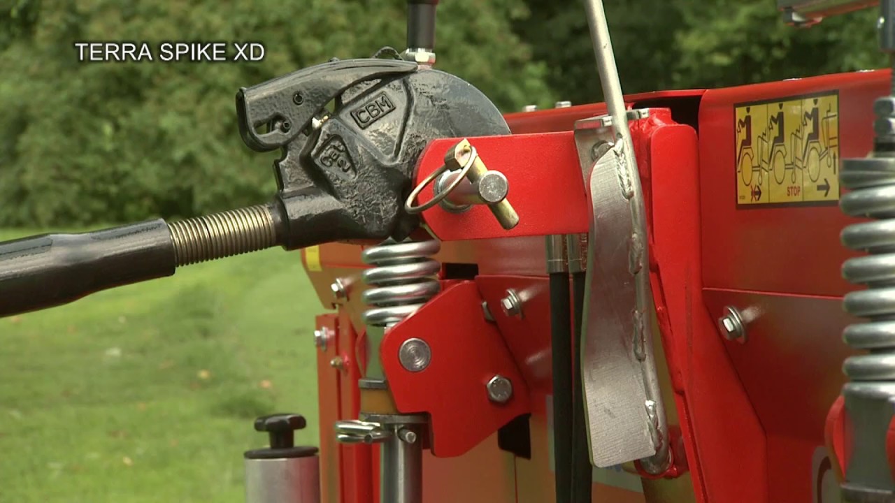 DECOMPACTEUR DE TERRAIN DE SPORT WIEDENMANN TERRA SPIKE GXI 6