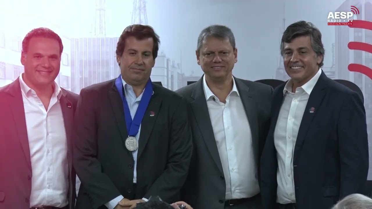 Homenagem a José Ignácio Genari Pizani. Entrega da medalha 100 anos do Rádio na sede da AESP