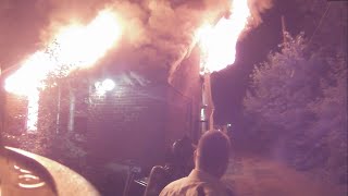 Detroit Fire Department Box Alarm Engine 59 / Squad 1 stretching on a dwelling.