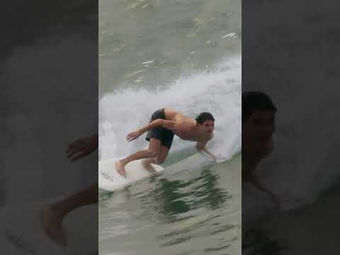 Surf tip: How to backside cutback with Tom Morat