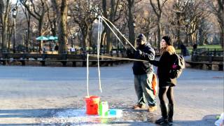 preview picture of video 'Central Park, New York - Bubbles (Canon Rebel T2i Test Footage)'