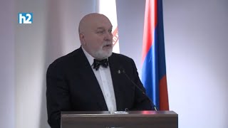 Դուք իսկապես ստեղծել եք փաստաբանություն, որ մեր՝ նախանձի, ձեր՝ հպարտության առիթը պիտի լինի: Լրաբեր