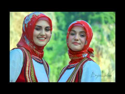 Motrat Burrniku - Muaji i Bekuar 2015